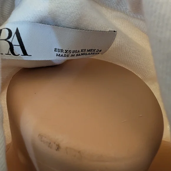 White denim jacket with a distressed look Size XS - Picture 6 of 6